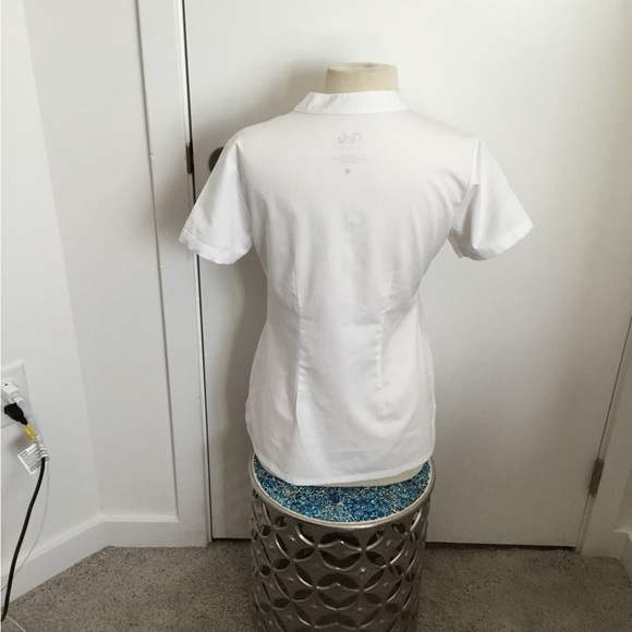 NRG By Barco White Scrub Top Size Small $ 25 - Picture 7 of 9
